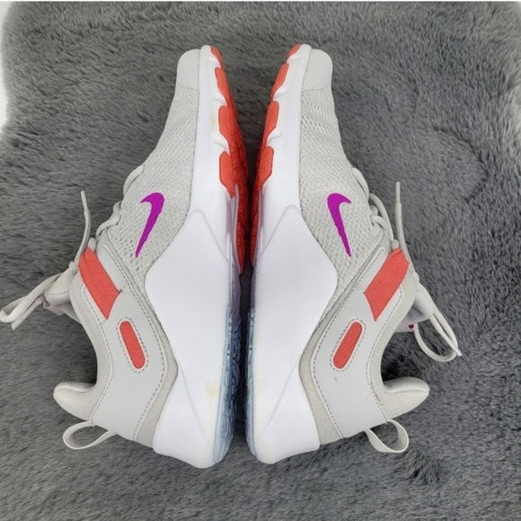 New Nike Legend Essential Women's Training Shoe Size 11 - Picture 5 of 6